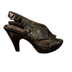 Söfft black metallic heels‎